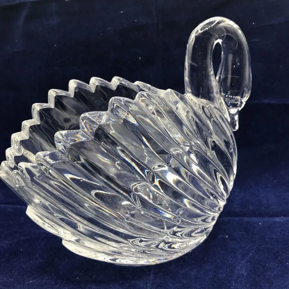 Gloria Vanderbilt Crystal Glass‎ Swan Candy Dish Bowl Signed